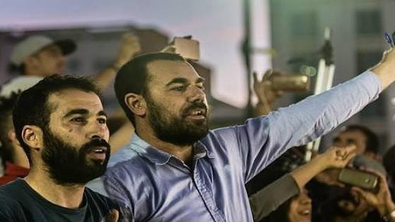 الزفزافي وأحمجيق يدخلان في إضراب عن الطعام وعائلاتهما تطالبان المسؤولين بالتدخل