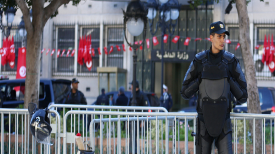 9 جرحى بعد أن فجرت امرأة نفسها في قلب العاصمة التونسية