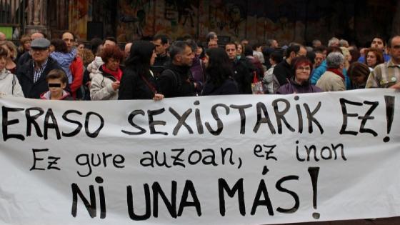 احتجاج بإسبانيا على مهاجر مغربي قام بإغتصاب فتاة في سيارته