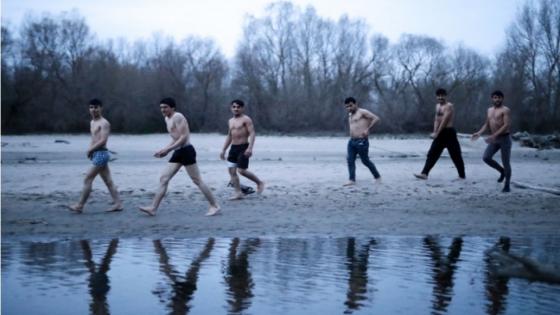 جرّدوهم من ملابسهم وأعادوهم إلى الحدود التركية عراة.. هكذا تعاملت الشرطة اليونانية مع مهاجرين بينهم مغاربة