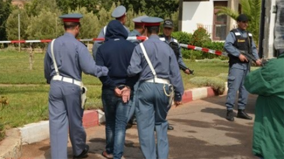 درك العروي يعتقل زوجان مقيمان في هولندا بتهمة النصب على طالبي الفيزا