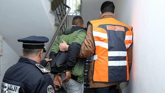 الشرطة القضائية ببني انصار توقف أربعيني متهم بسرقة السيارات