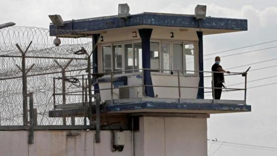 فرار ستة معتقلين “أمنيين” فلسطينيين بينهم قائد عسكري سابق من سجن إسرائيلي