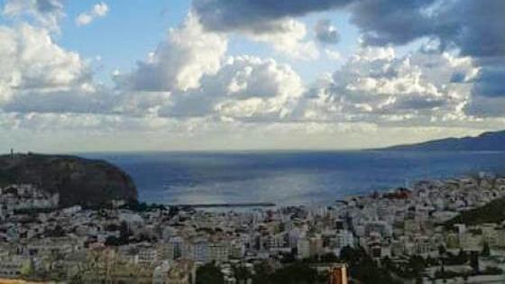 مدينة الحسيمة تشهد موجة برد قارس ورياح قوية