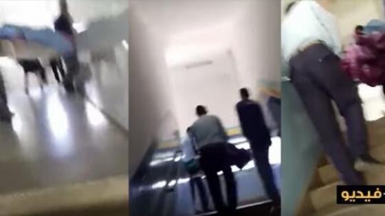 فضيحة.. مصعد المستشفى الحسني بالناظور معطل لأزيد من شهر وهكذا يتم نقل المرضى