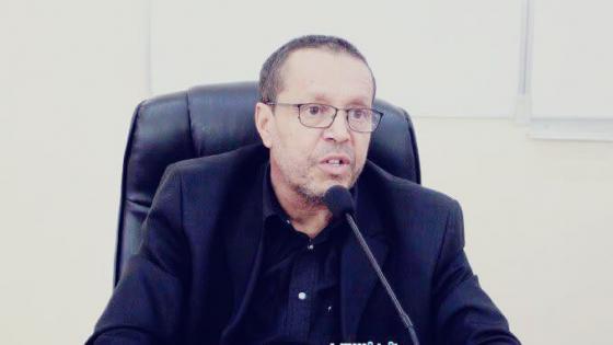 السرطان : يحرم الطلبة من أستاذهم