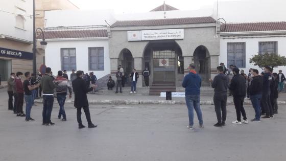 في يوم الفقر العالمي..محتجون ينددون بالوضع المُزري لبلدة ميضار ويتوعدون بالتصعيد