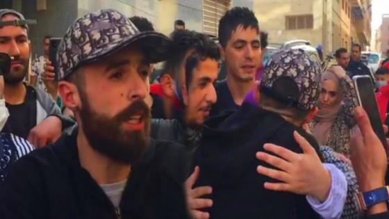 وسط عرس احتفالي ضخم.. استقبال “عبدوني” بالهتافات والعناق بعد اطلاق سراحه