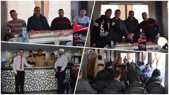 بالصور.. طلبة آيت سعيذ يُكرمون سائق حافلة النقل الجامعي