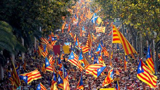 بالفيديو… رسميا كتالونيا تعلن الانفصال عن إسبانيا وهذا هو رد حكومة مدريد