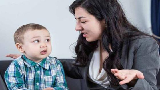 كيف أتعامل مع طفلي كثير الأسئلة؟