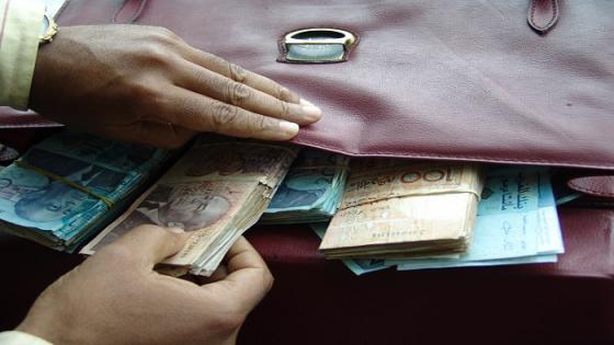 الإطاحة بقائد متلبسا بتلقي رشوة قيمتها 10 آلاف درهم