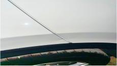 رشق سيارات بالحجارة بالطريق الساحلي بأزغنغان يثير استنفار السائقين ومطالب بتدخل أمني عاجل