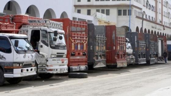 حظر التنقل الليلي يخيم على مهنيي نقل البضائع