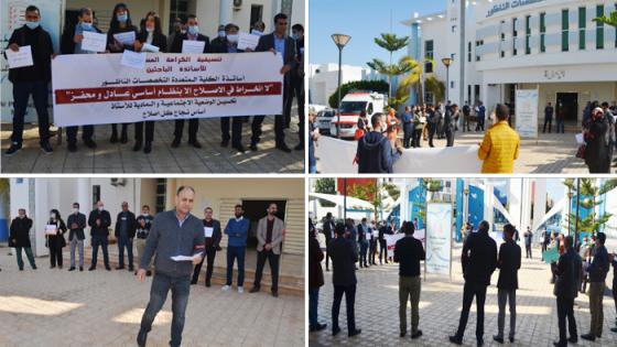 عدم تسوية الوضع المادي و مشروع الباكالوريس تقودان أساتذة للإحتجاج بكلية الناظور