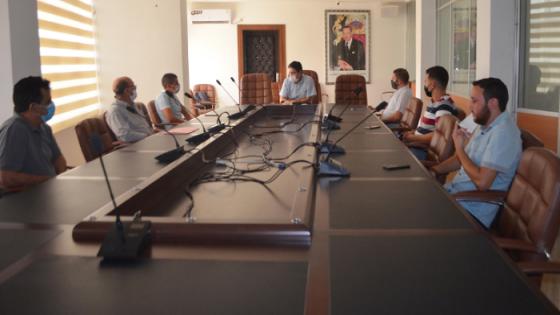 جمعيات النقل الجامعي تجتمع مع رئيس المجلس الإقليمي للتداول في موضوع امتحانات التعليم العالي بكلية الناظور