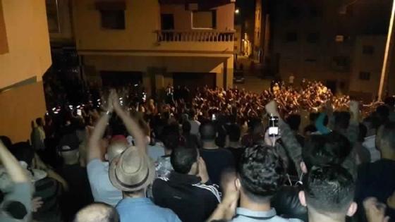 بالفيديو..الحسيميون يتحدون المنع ويواصلون تظاهراتهم الليلية