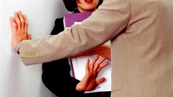 أستاذة تحكي تفاصيل تعرضها للتحرش من قبل مديرها