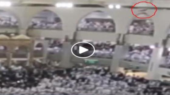 فيديو: لحظة انتحار آسيوي في الحرم المكي