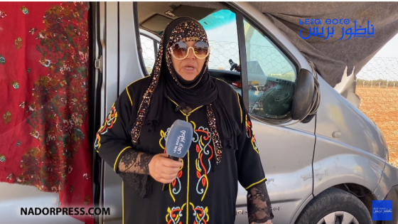 بائعة الأعشاب بسوق بني وكيل العروي.. انا هي السيدة لي كنعالج كلشي + تصريح