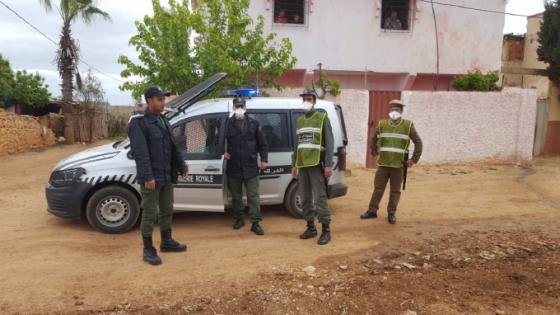 الهجرة غير النظامية تورط 5 أشخاص وفتاة