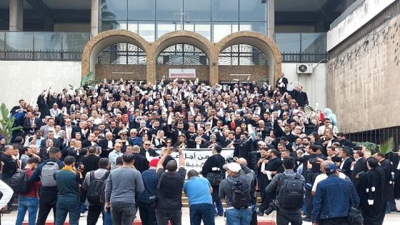 المحامون يعلنون “التصعيد” ضدّ وهبي