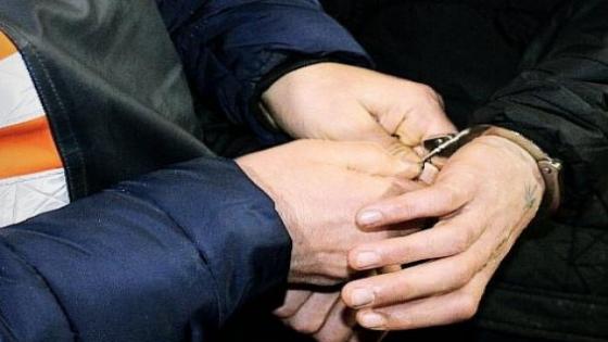 إصابة شرطي بكسر خلال محاولة اعتقال قاصر مخدر يعترض طريق المارة