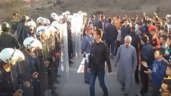 بالفيديو: محتجون بتماسينت يرفعون شعار”تفو عليك يا مغريب” خلال تخليد ذكرى مقتل محسن فكري وكمال الحساني