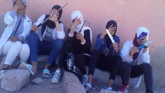 قاضي الأحداث بإنزكان يقرر متابعة بطلات فيديو السيوف في حالة اعتقال ويحيلهن على إصلاحية أكادير