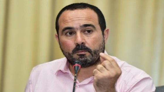 الصحافي الريسوني يرفض زيارات عائلته ودفاعه احتجاجا على سلبه مشروع روايته